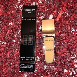 Y300 - Givenchy Tient Couture Everwear